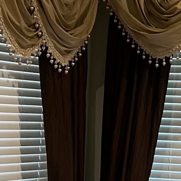 Peri Homework’s Collection Champagne & Brown Valance Panels and Curtain Set - Picture 2 of 9